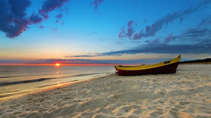 romantic beach deate