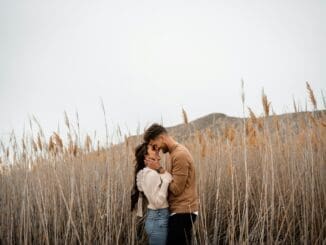 being present in relationship couples